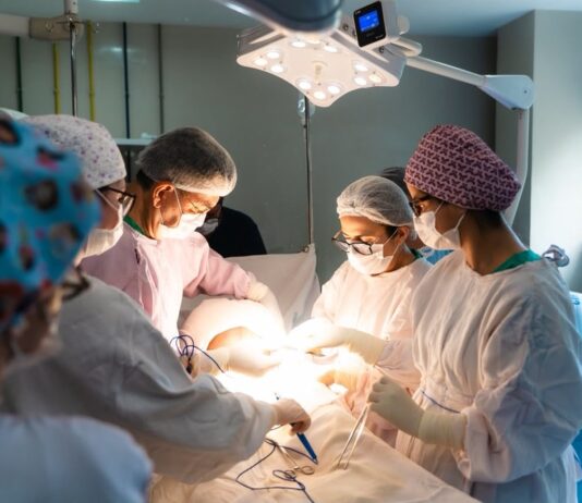 Mulher dá à luz quadrigêmeos em maternidade de João Pessoa