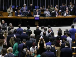 Alcolumbre marca votação da PEC pelo fim da escala 6×1 para quarta-feira (14)