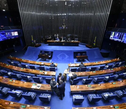 PEC do fim da escala 6×1 e PEC da Segurança Pública têm tentativa de aprovação nesta quarta